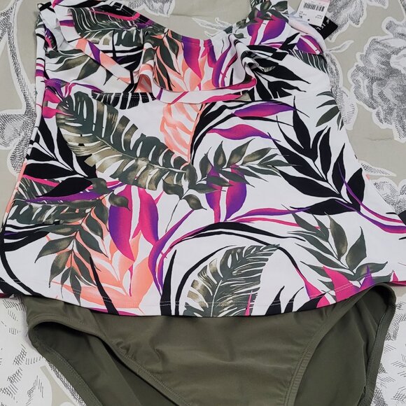 Island Escape Ruffled Tankini Swim Top Size 10 NWT - Picture 11 of 11